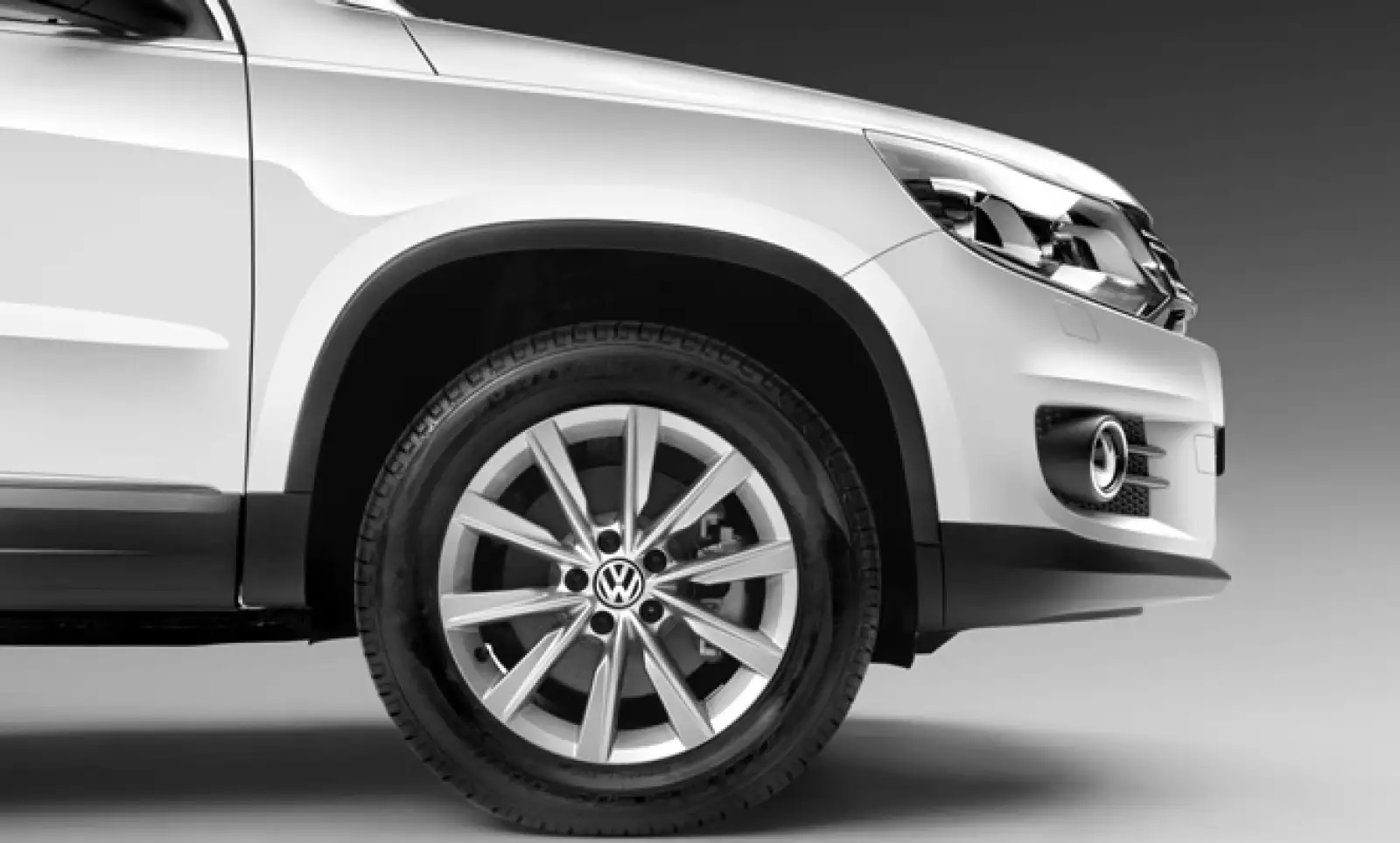 Esta SUV estará disponible en colores negro, plata, blanco y café.