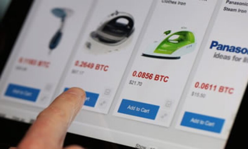 Los usuarios almacenan sus bitcoines y pueden hacer compras en línea sin ningún cargo extra. (Foto: Getty Images)