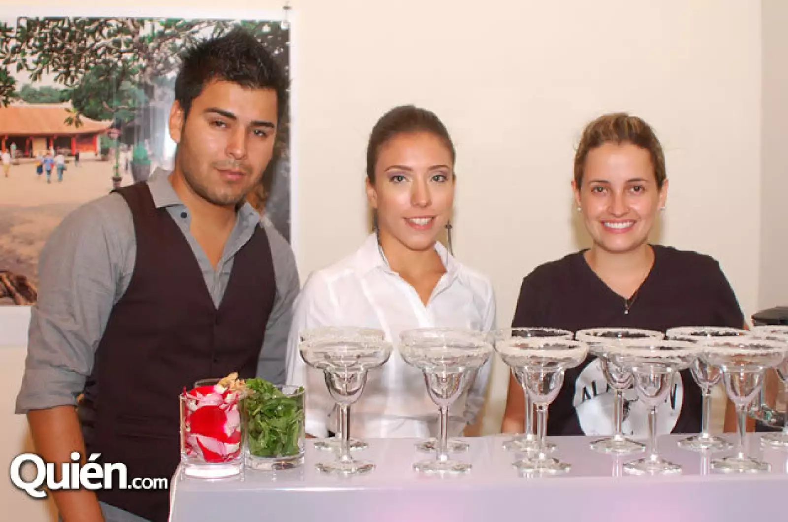 Carlos Dominguez,Nancy Lara y Valeria Cima