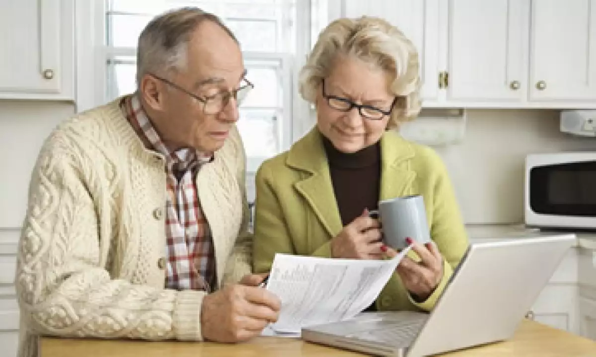 Los defraudadores revisan las redes sociales de los jóvenes para saber cómo estafarán a sus familiares. (Foto: Thinkstock)