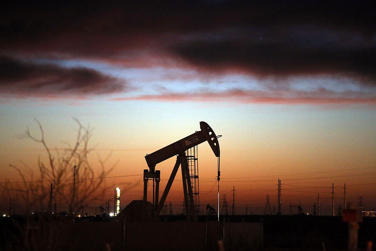 La caída de los ingresos petroleros ensombrece la eficiencia tributaria