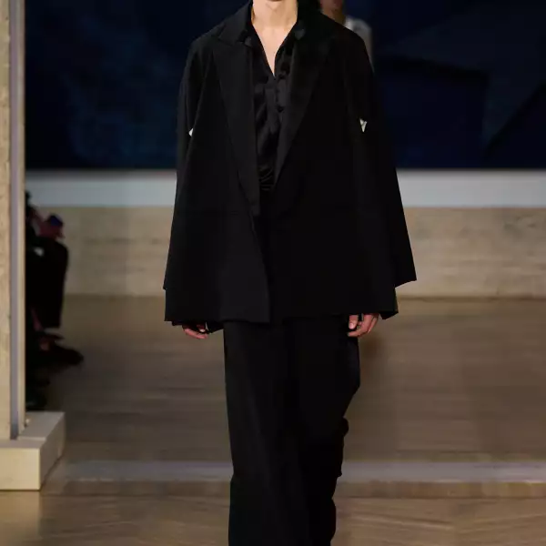 Fendi HC F26 006.jpg