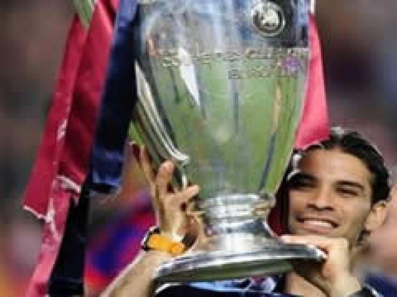 El jugador mexicano fue comprado por el Barcelona en el 2003 por la cantidad de 25 millones de euros. (Foto: AP)