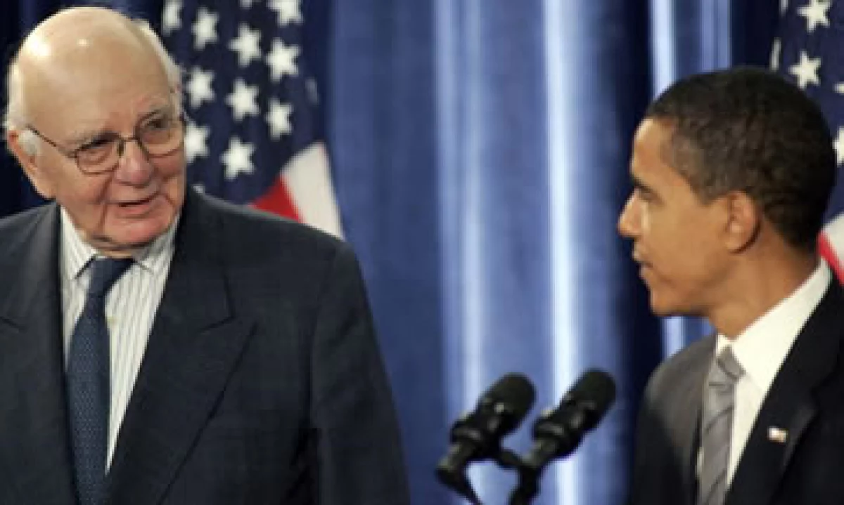 La normativa toma el nombre del otrora presidente de la Fed, Paul Volcker (izq). (Foto: Getty Images)