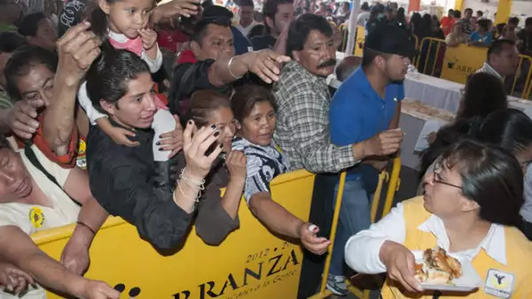 Además de probar las variedades de tortas los asistentes podrán bailar al ritmo de la Sonora Dinamita que amenizará junto con otros grupos el evento culinario.