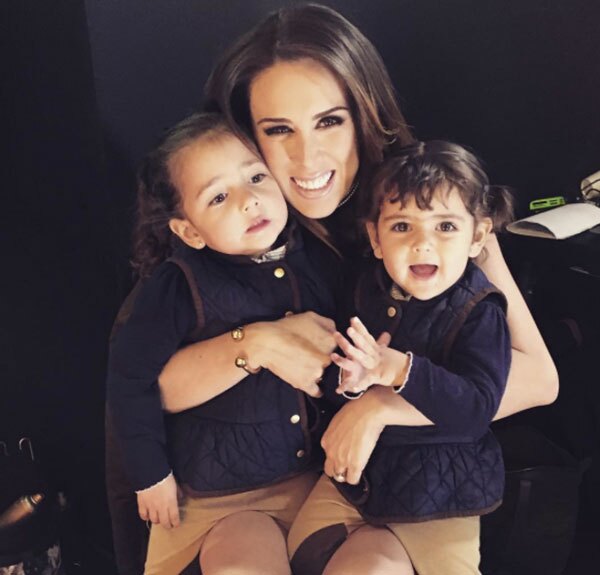 Jacky publicó en Twitter que sus tres hijas son su prioridad.