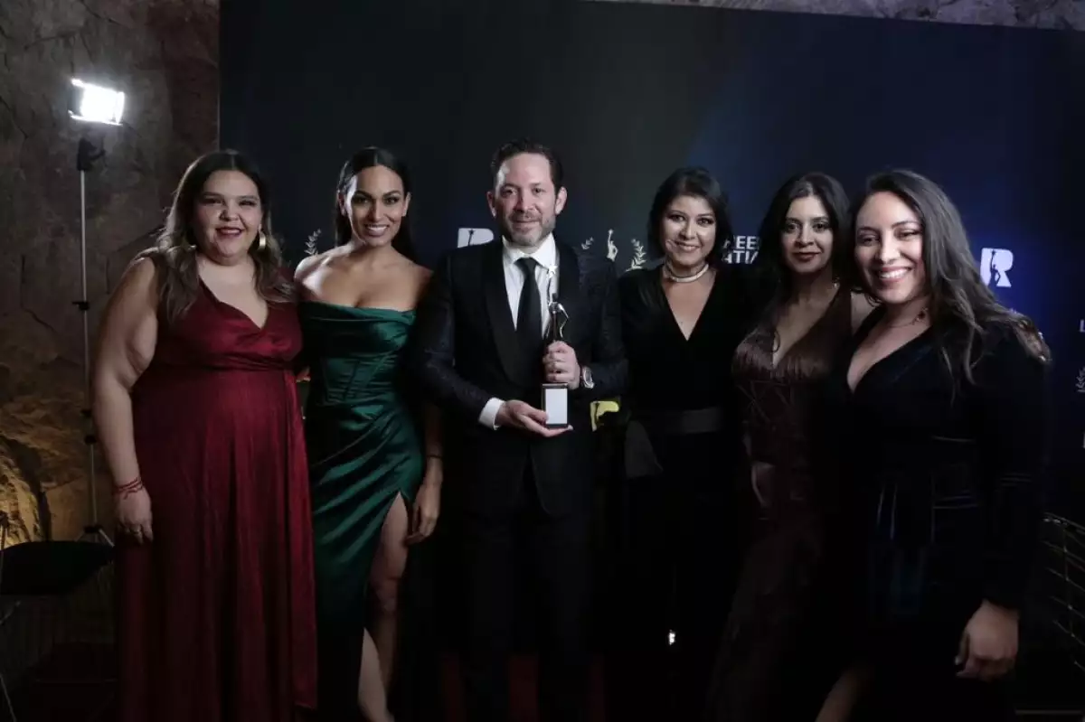 Reconocimiento al equipo de Espora.