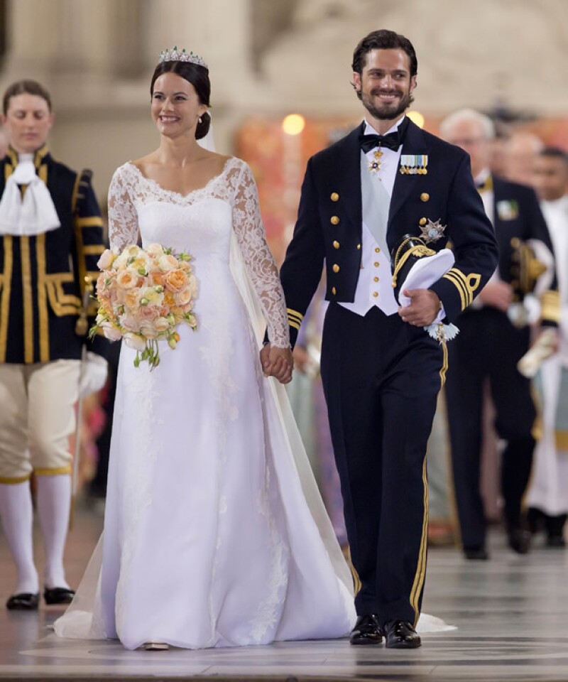 Uno de los secretos mejor guardados previo al enlace fue quién haría y cómo sería el vestido de la princesa. Ahora podemos verlo a detalle.