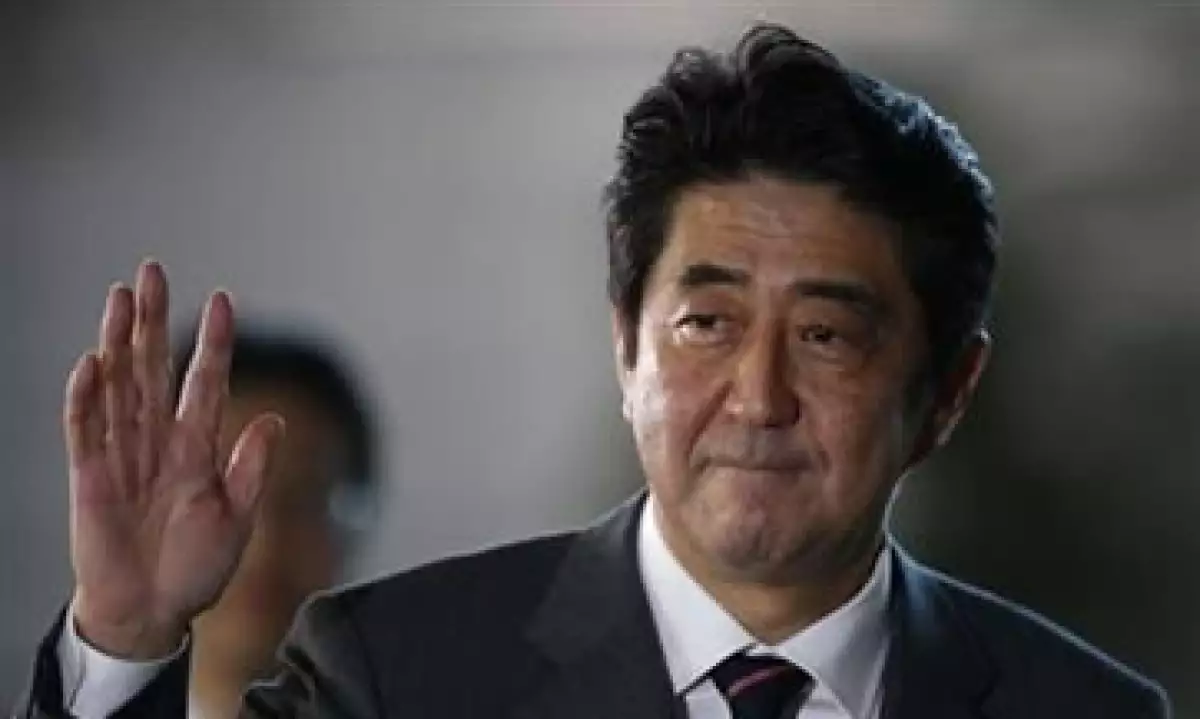 Abe instó al Banco de Japón a alcanzar cuanto antes la nueva meta de inflación de 2%. (Foto: Reuters)