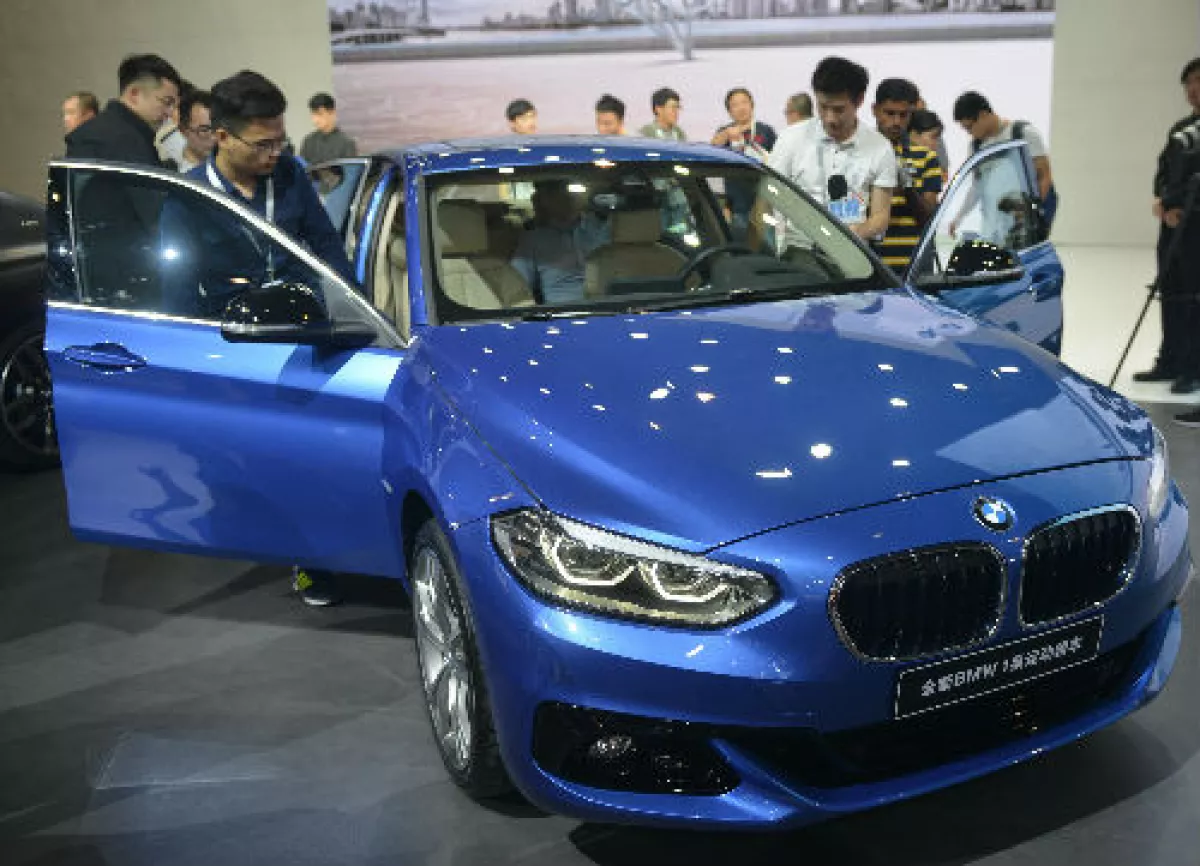 BMW auto