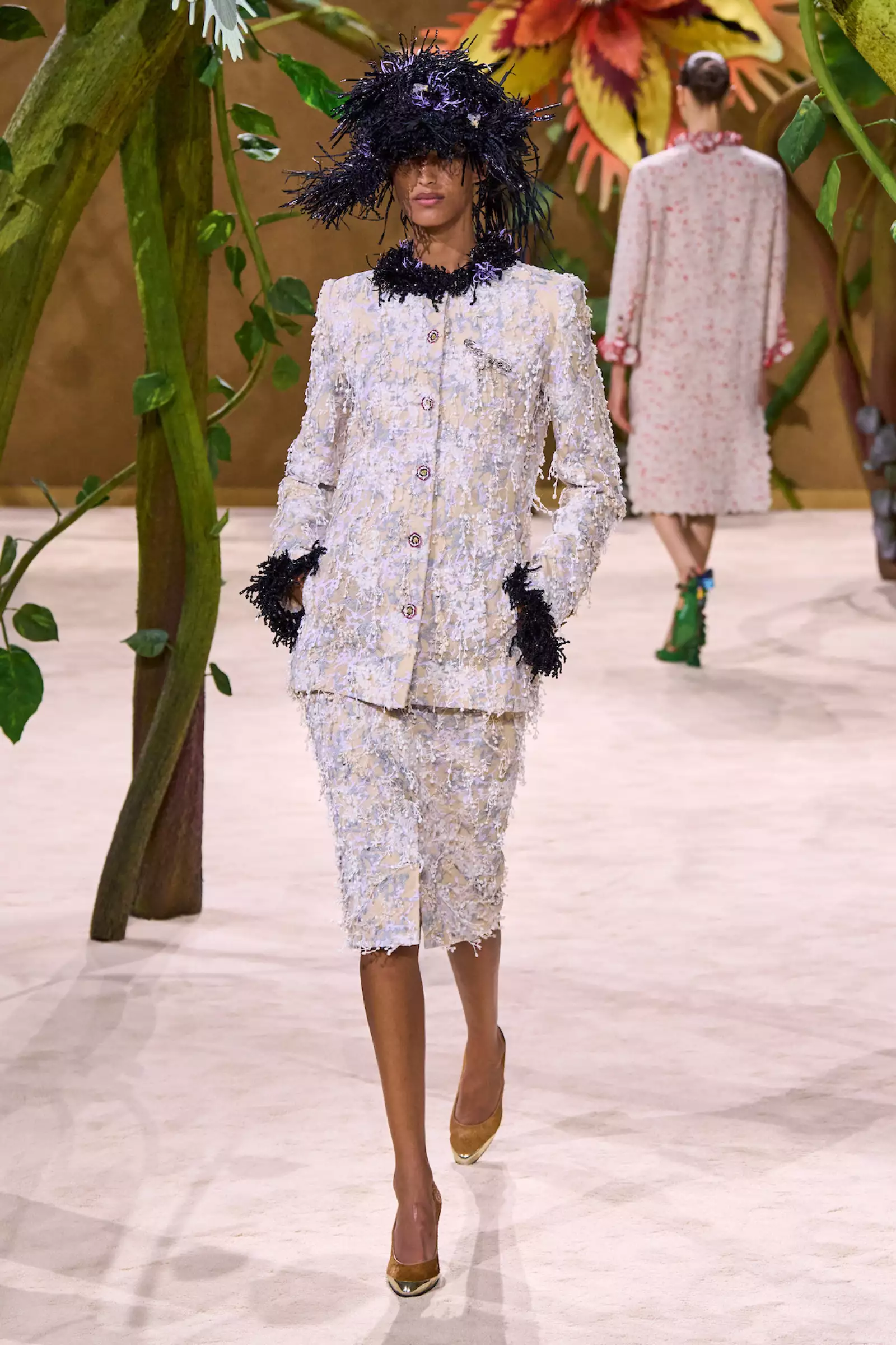 Chanel HC F26 017.jpg