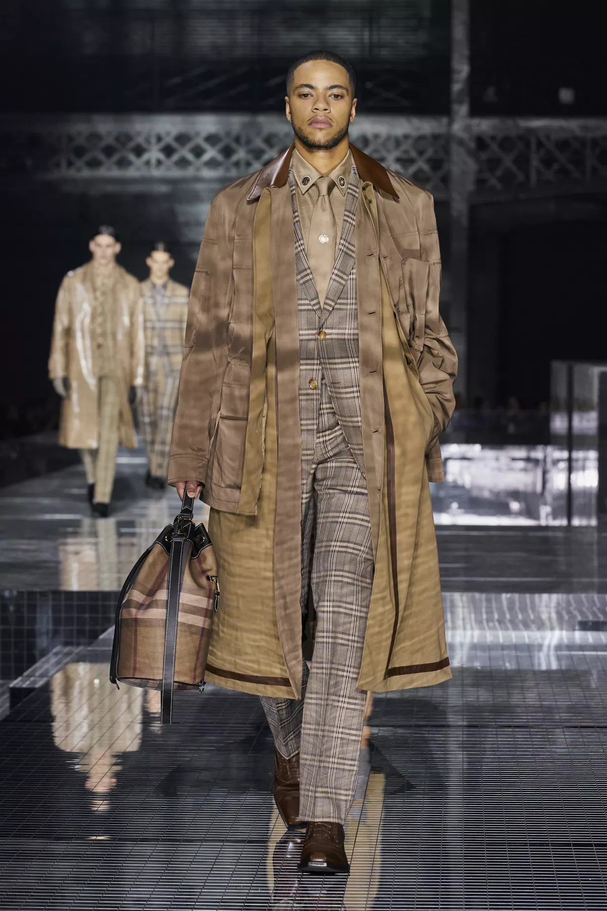 Burberry F20.jpg