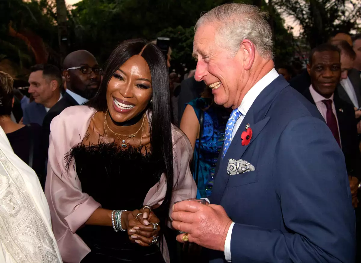Naomi Campbell felicita de la mejor manera al príncipe Carlos