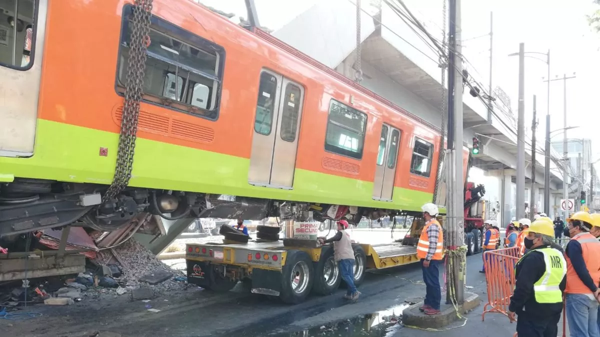 Para retirar el vagón colapsado se necesitó de dos grúas