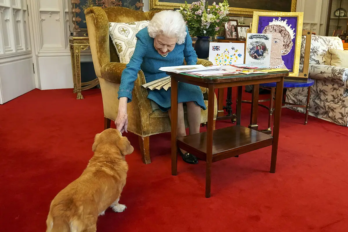 Queen Elizabeth II Views Commemorative Platinum Jubilee Items