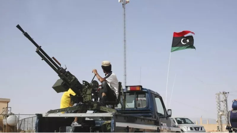 rebeldes libios en las afueras de bani walid