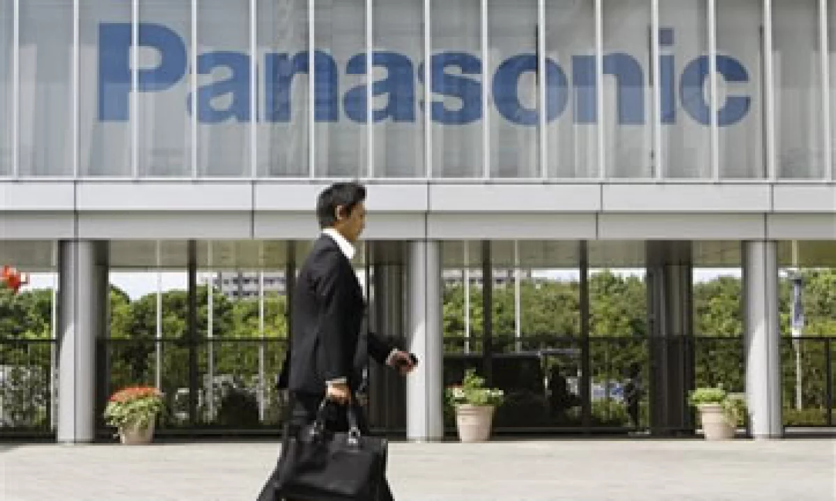 Panasonic también planea reducir su plantilla en 17,000 empleos y cerrar hasta 70 fábricas en todo el mundo. (Foto: AP)