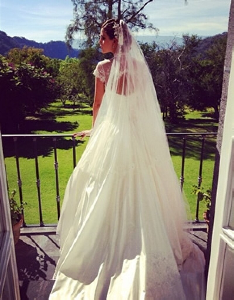 Nikki Brizz con su vestido de novia.