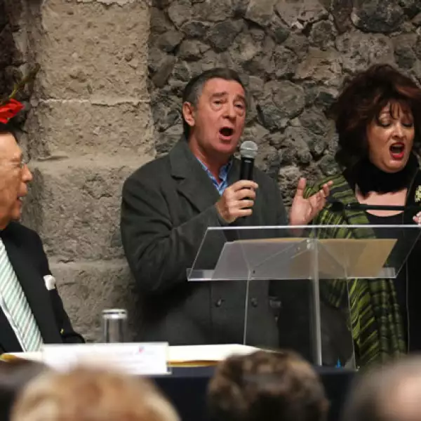 Homenaje a Jacobo Zabludovsky y Leon Davidoff.