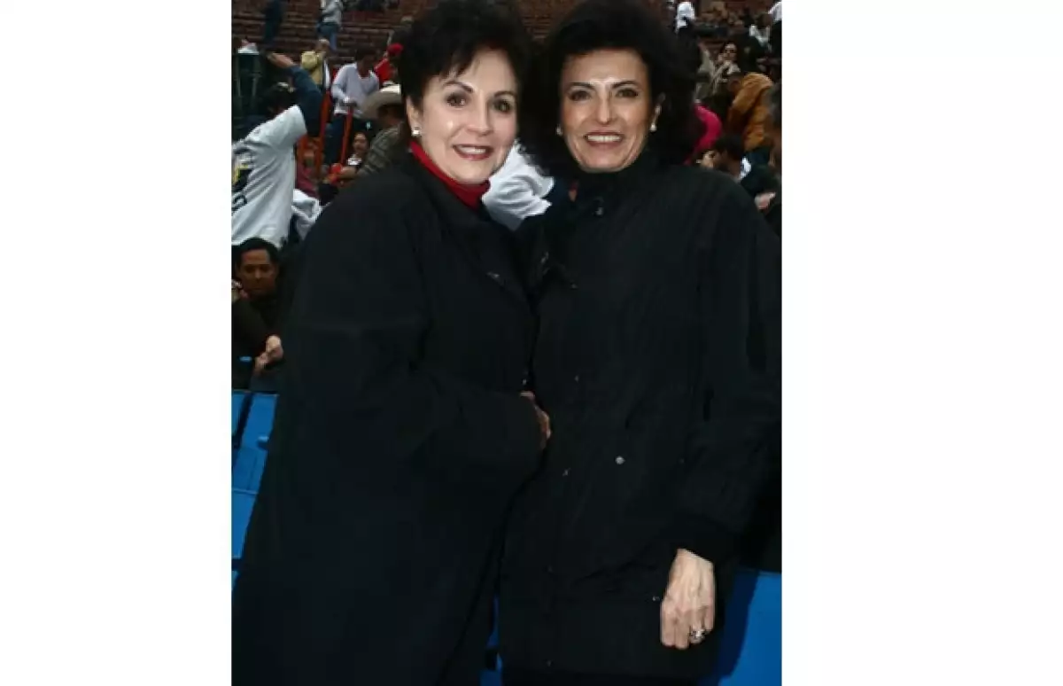 Cristi Velasco y Gaby Vargas en la Plaza de Toros México.