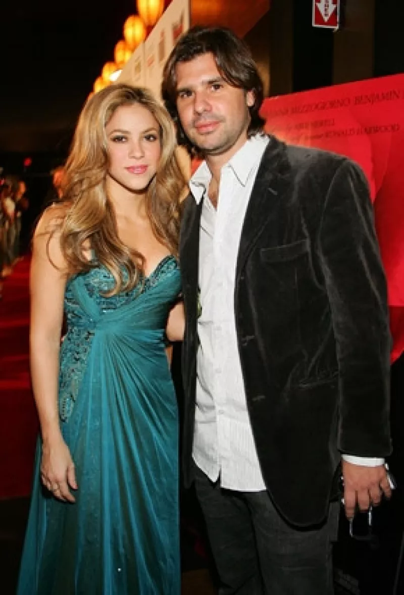 El ex de la cantante tendrá que pagarle a la colombiana los gastos que generó en su defensa. De la Rúa no apelará la decisión del juez.