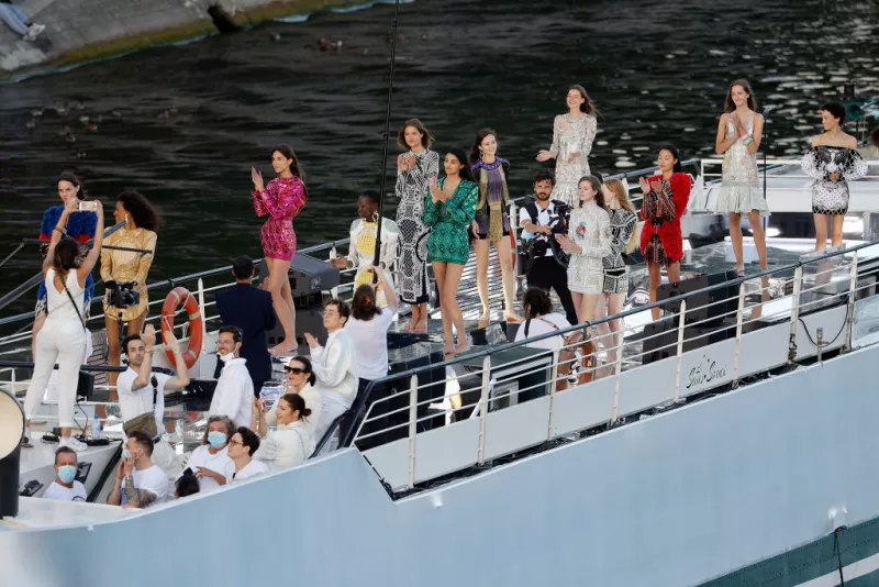 "Balmain Sur Seine" Performance In Paris