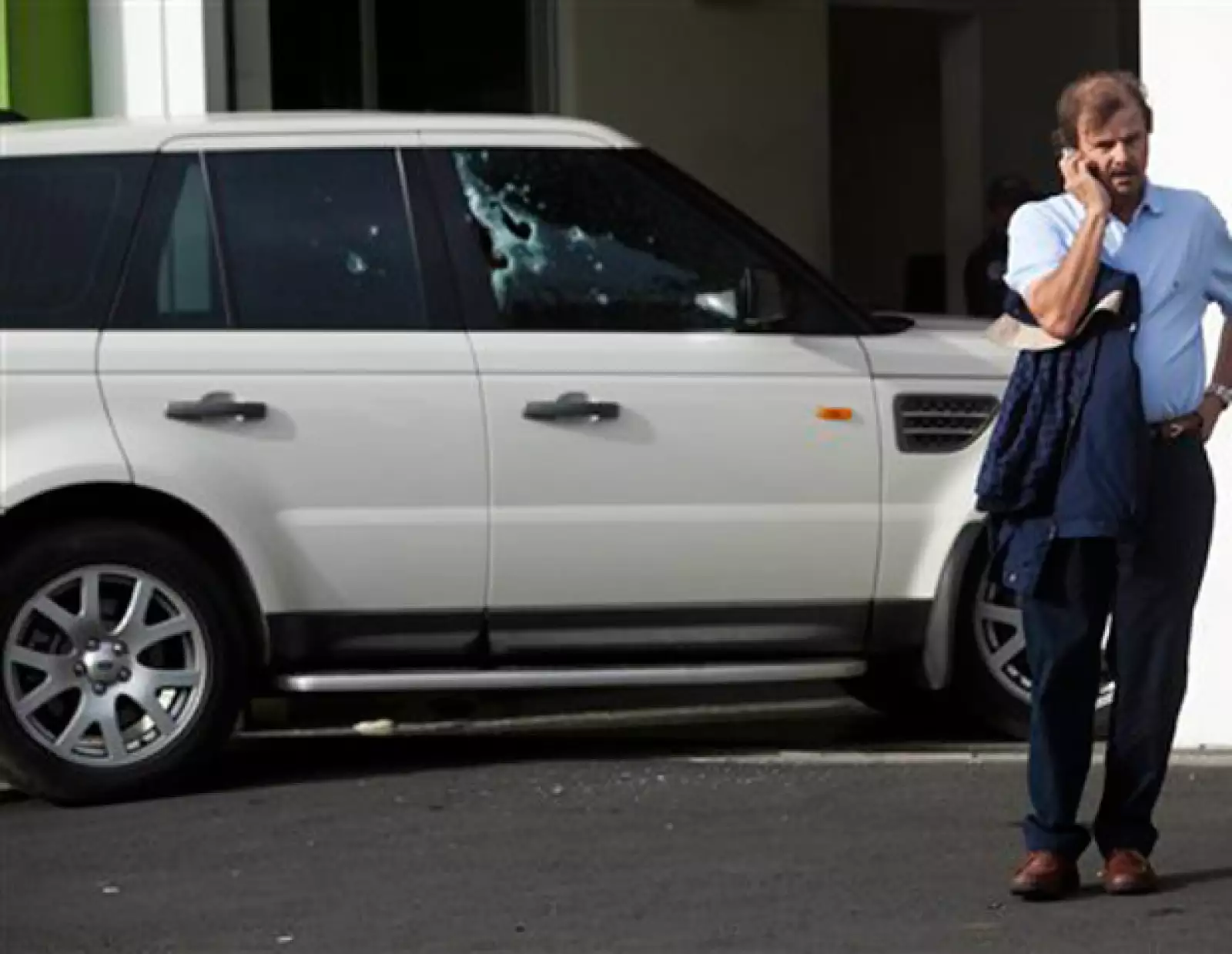 En 1984 regresó a Argentina, donde su música fue un gran éxito y donde logró llenos totales en sus conciertos.