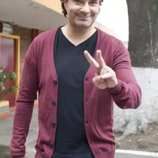 Mauricio Islas lució muy contento de participar en esta noble labor.