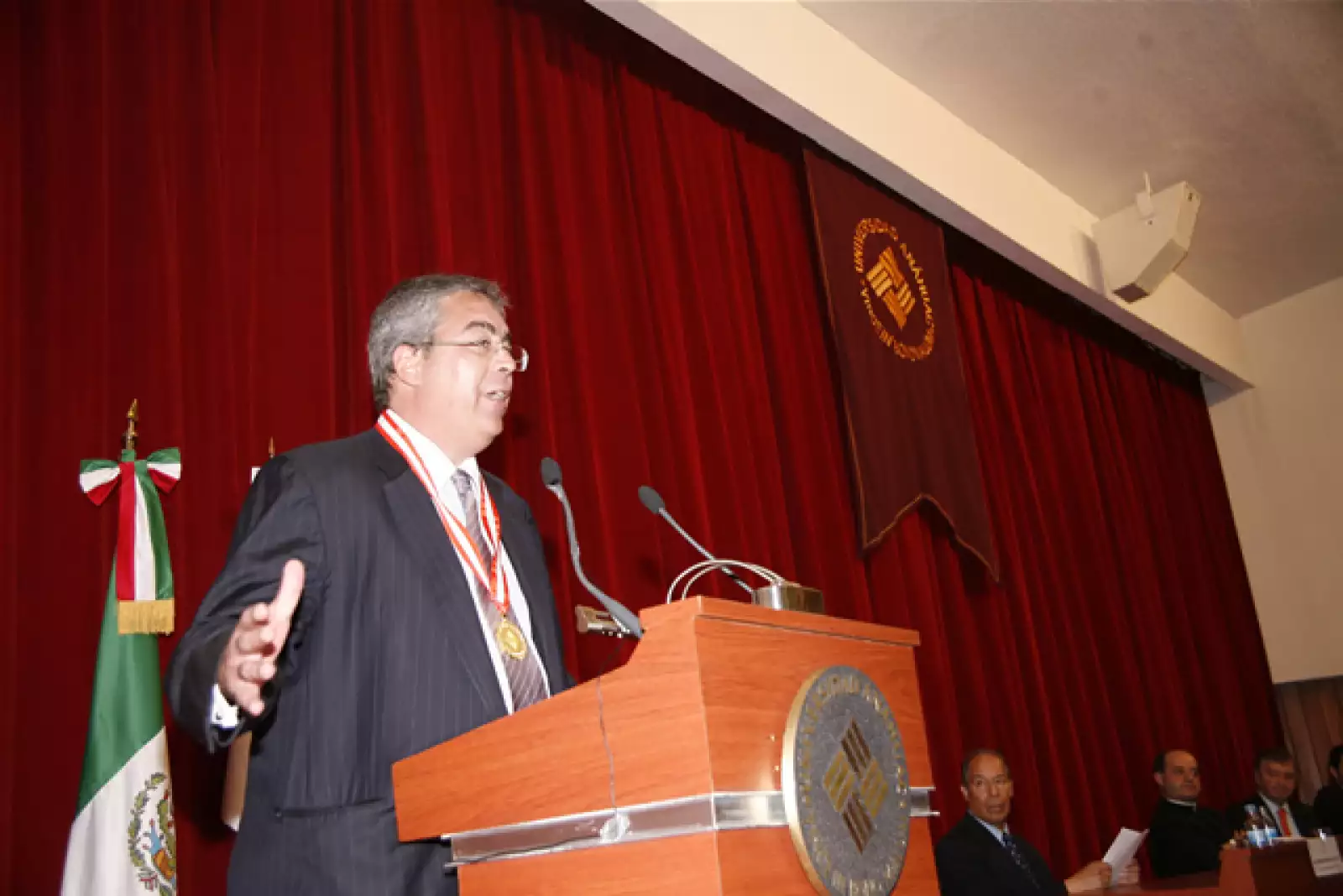 Medalla Anáhuac  a José Antonio Alonso