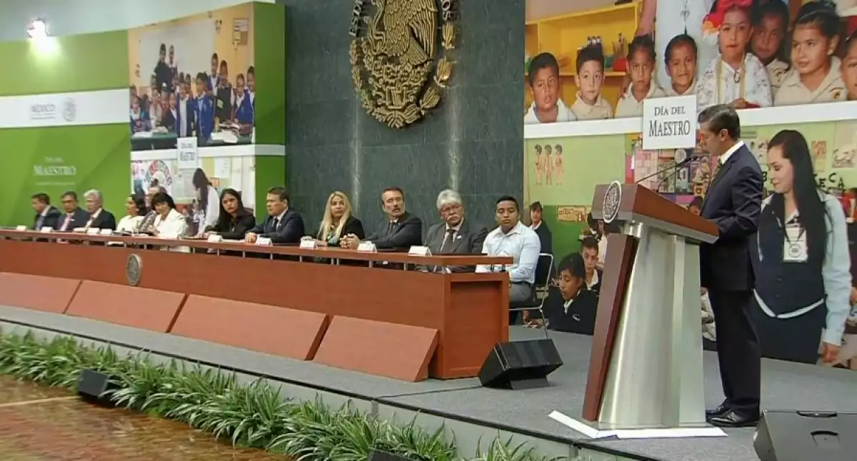 El presidente Enrique Peña Nieto resaltó que la reforma educativa no se trata, como algunos señalan, de algo punitivo.