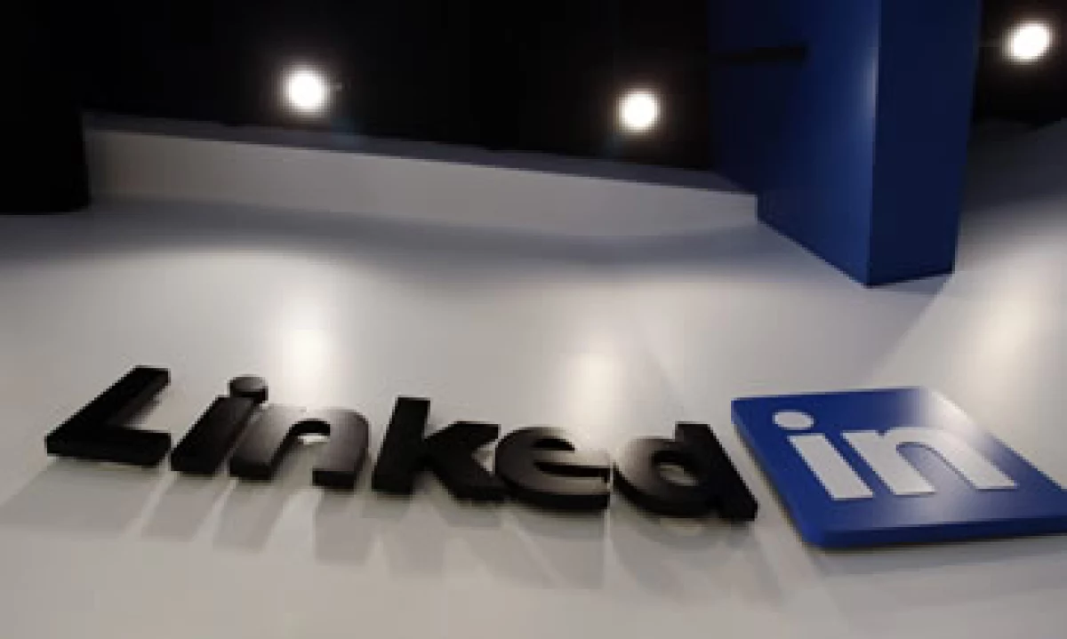 Los piratas informáticos ni siquiera tienen que esforzarse tanto para aprovechar la mina que les ofrece LinkedIn. (Foto: AP)