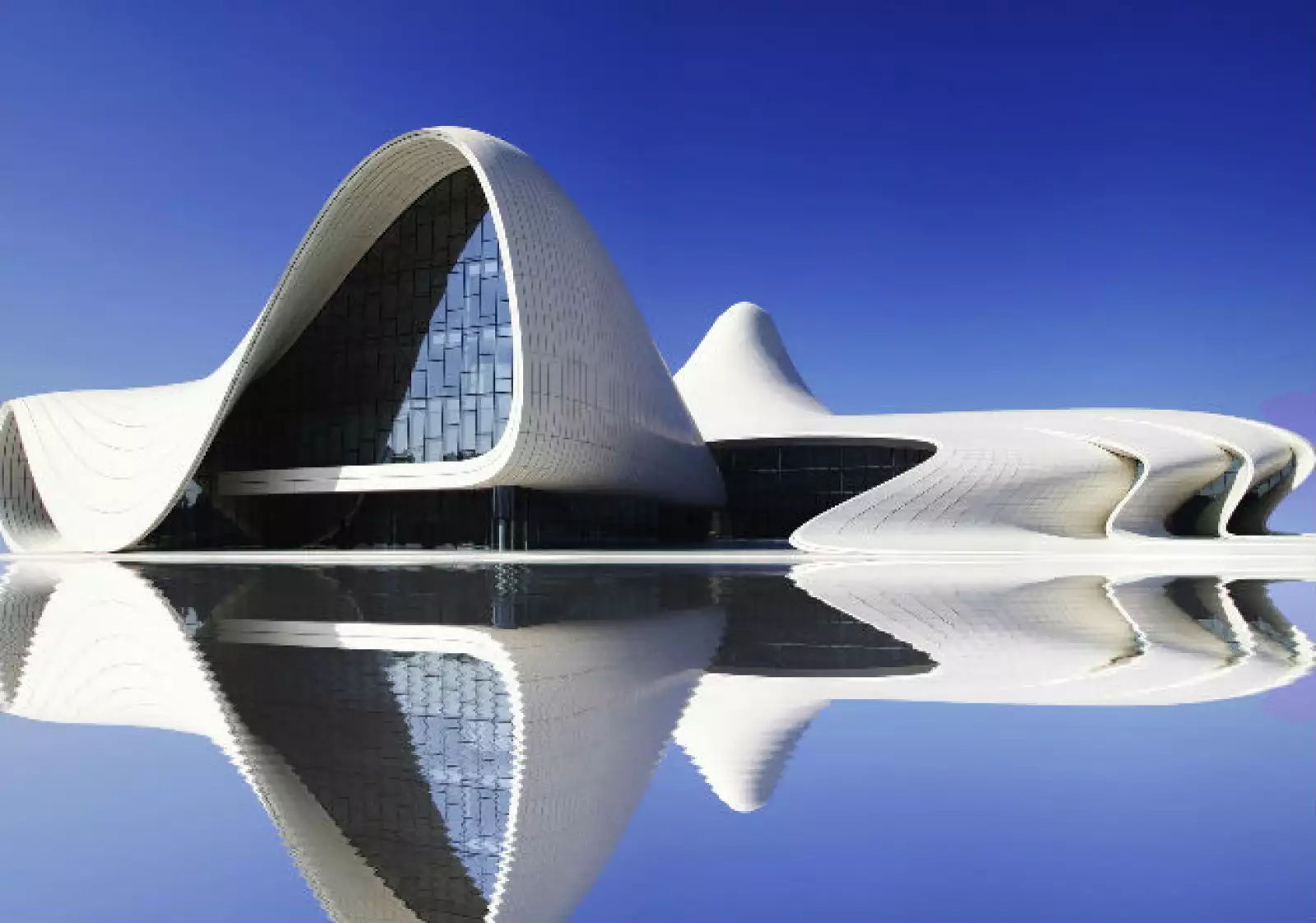 Centro_Heydar_Aliyev_02