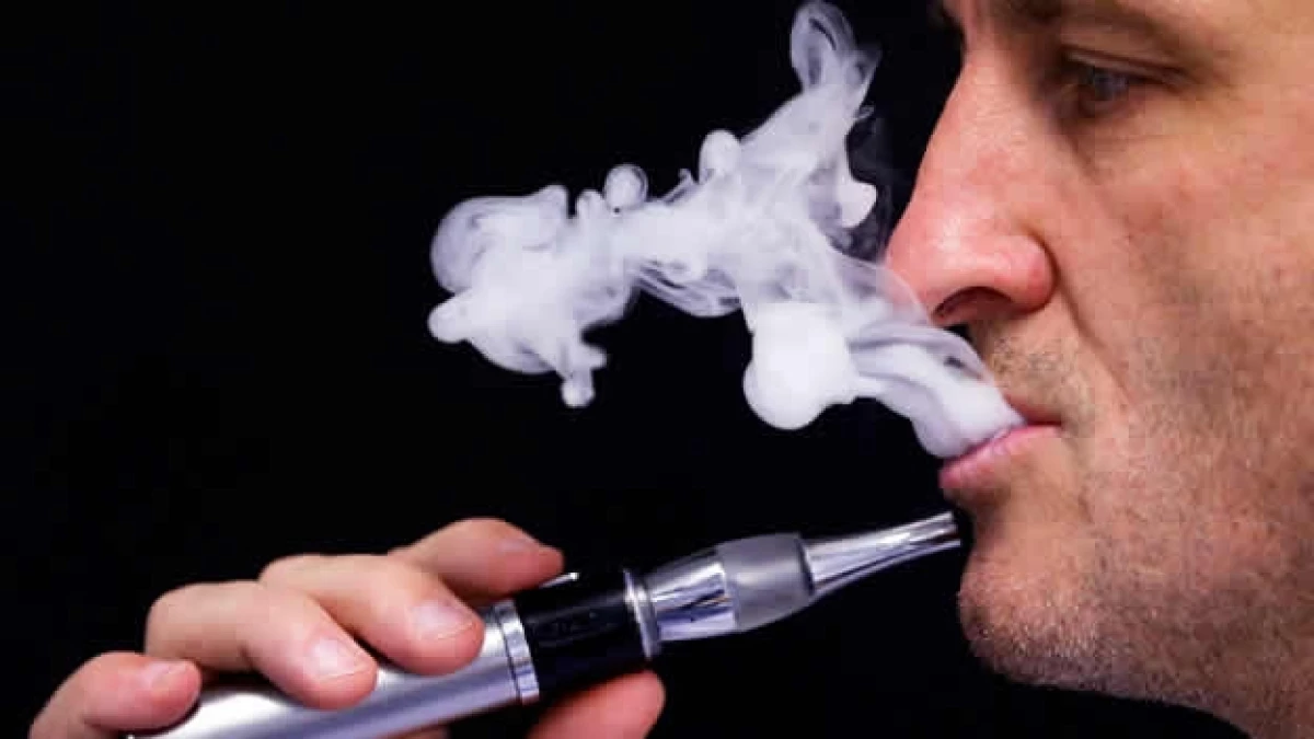 vaporear cigarrillo electronico