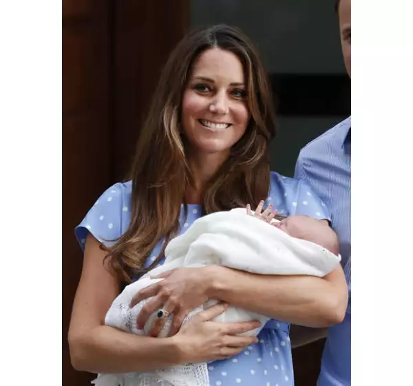 Kate usó un vestido de lunares, como Diana lo usó en su momento.