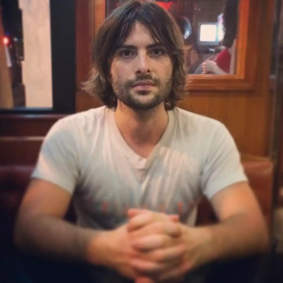 Robert Schwartzman se dedica a escribir y estar al frente de su banda Rooney.