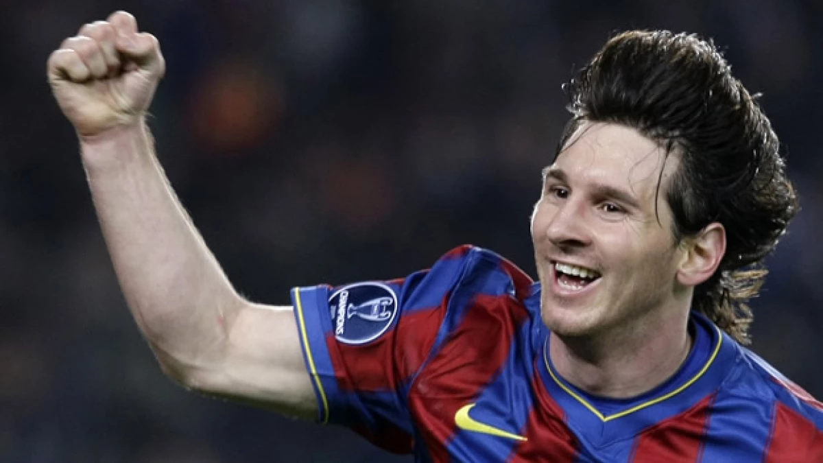 Lionel Messi, comparado con Diego Armando Maradona, anotó los cuatro goles en la victoria del Barcelona