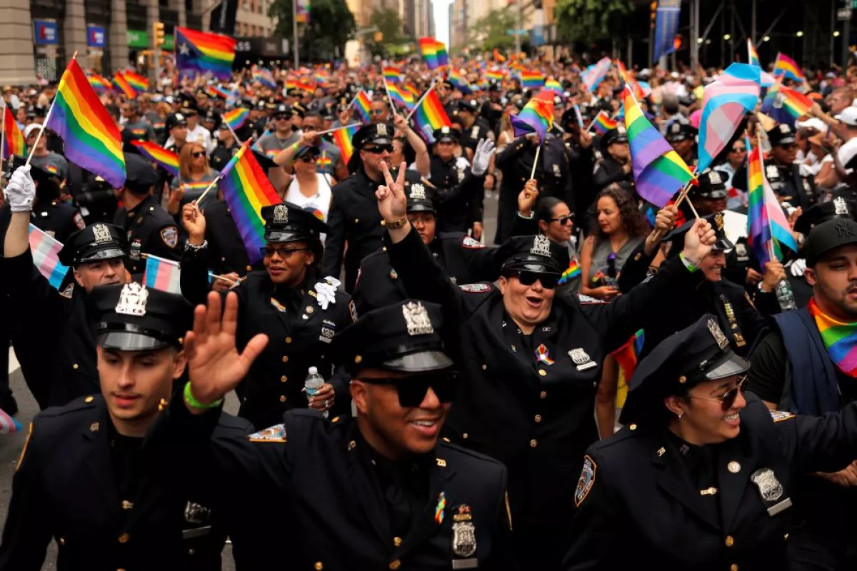 policia-ny-pride