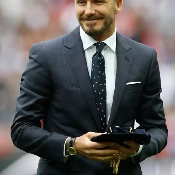 La firma de trajes Austin Reed lanzó una encuenta para saber cuál es el hombre británico que luce más sexy en un traje, David Beckham fue el vencedor.