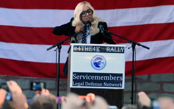 Lady Gaga se unió al mitín para luchar por los derechos de los homosexuales.