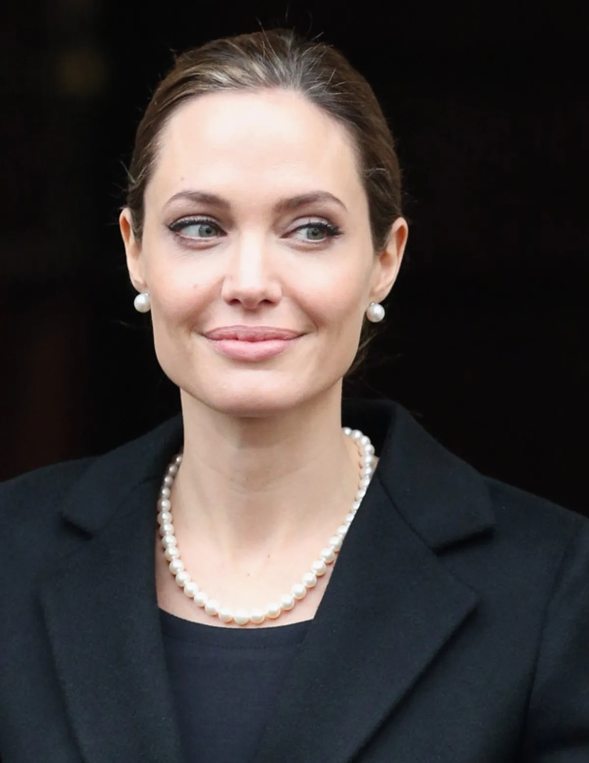 Angelina decidió quitarse los pechos para que a sus hijos no les falte su mamá.