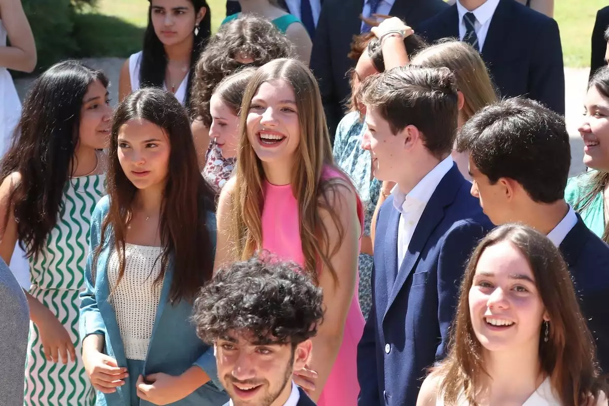 La infanta Sofía recibe a futuros compañeros de escuela en el palacio de la Zarzuela
