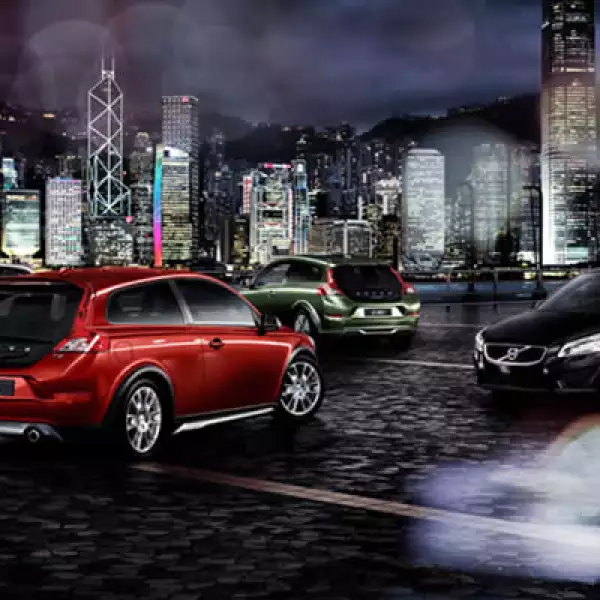 Los cambios más notables se encuentran en la parte delantera, adoptando un estilo de faros más redondeados y deportivo.