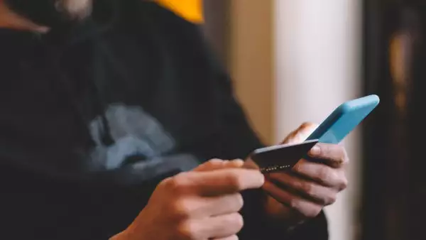 Banca móvil, rezagada en el país