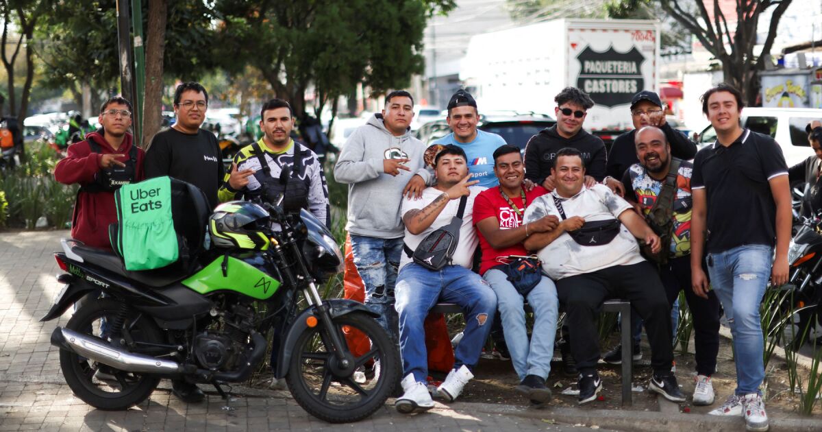 Teslimat işçileri, Sheinbaum'un kendilerine sosyal güvenlik sağlama girişimine yanıt veriyor