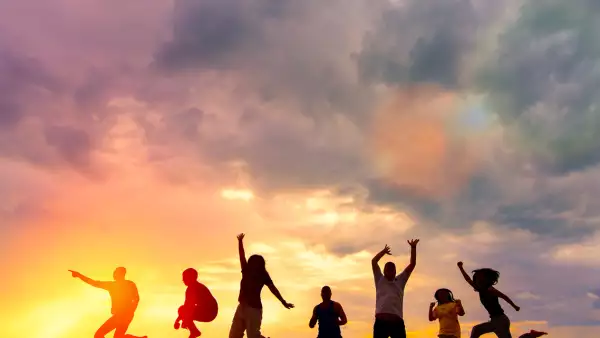 ¿Qué tanto influyen tus 5 personas más cercanas? 