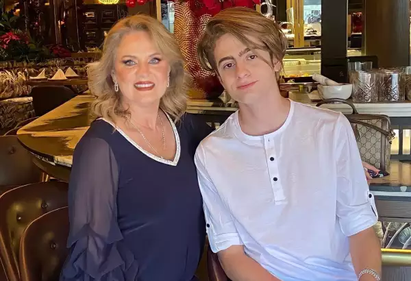 Erika Buenfil y su hijo Nicolás