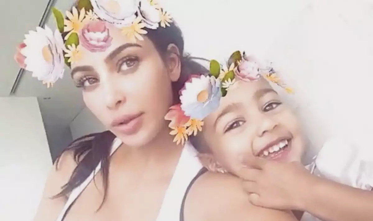 North West se convirtió en el alma de la fiesta cuando los mariachis cantaron "La cucaracha".