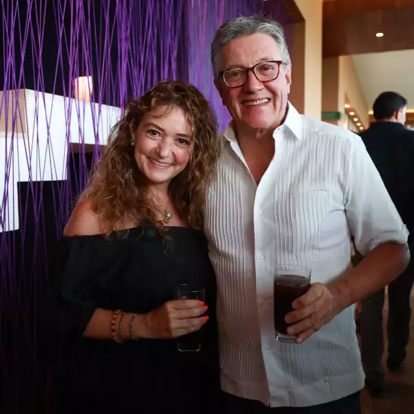 Mabel Díaz Barriga y Mauricio Reyes Retana 