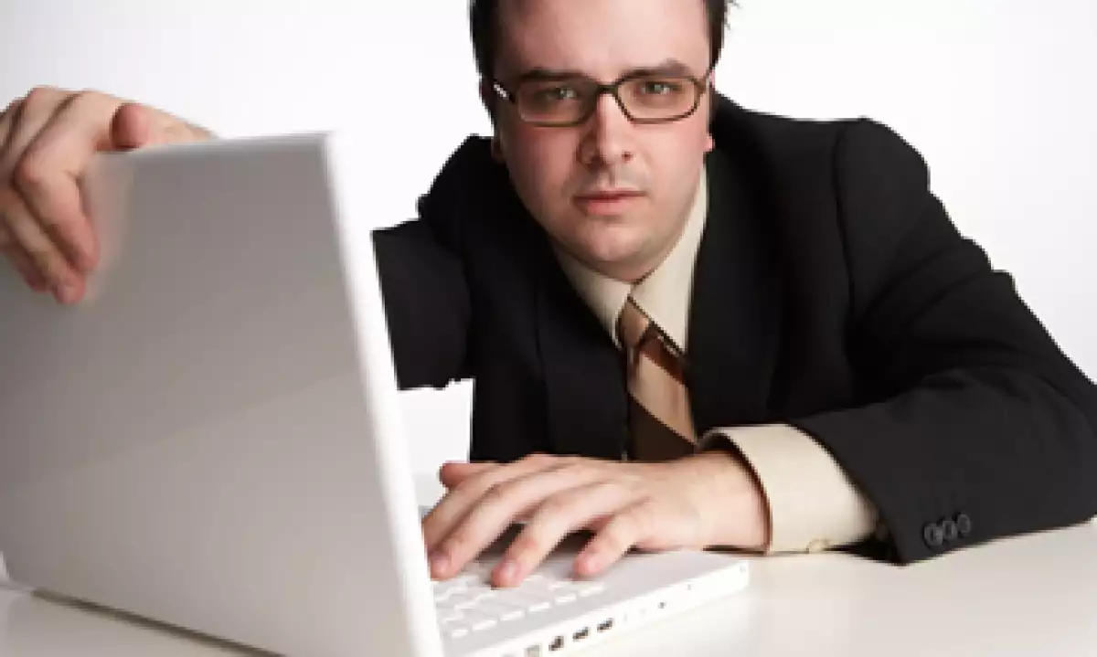 La iniciativa de ley SOPA propone emitir órdenes judiciales en contra de sitios que promuevan o faciliten el robo de material protegido por derechos de autor. (Foto: ThinkStock)