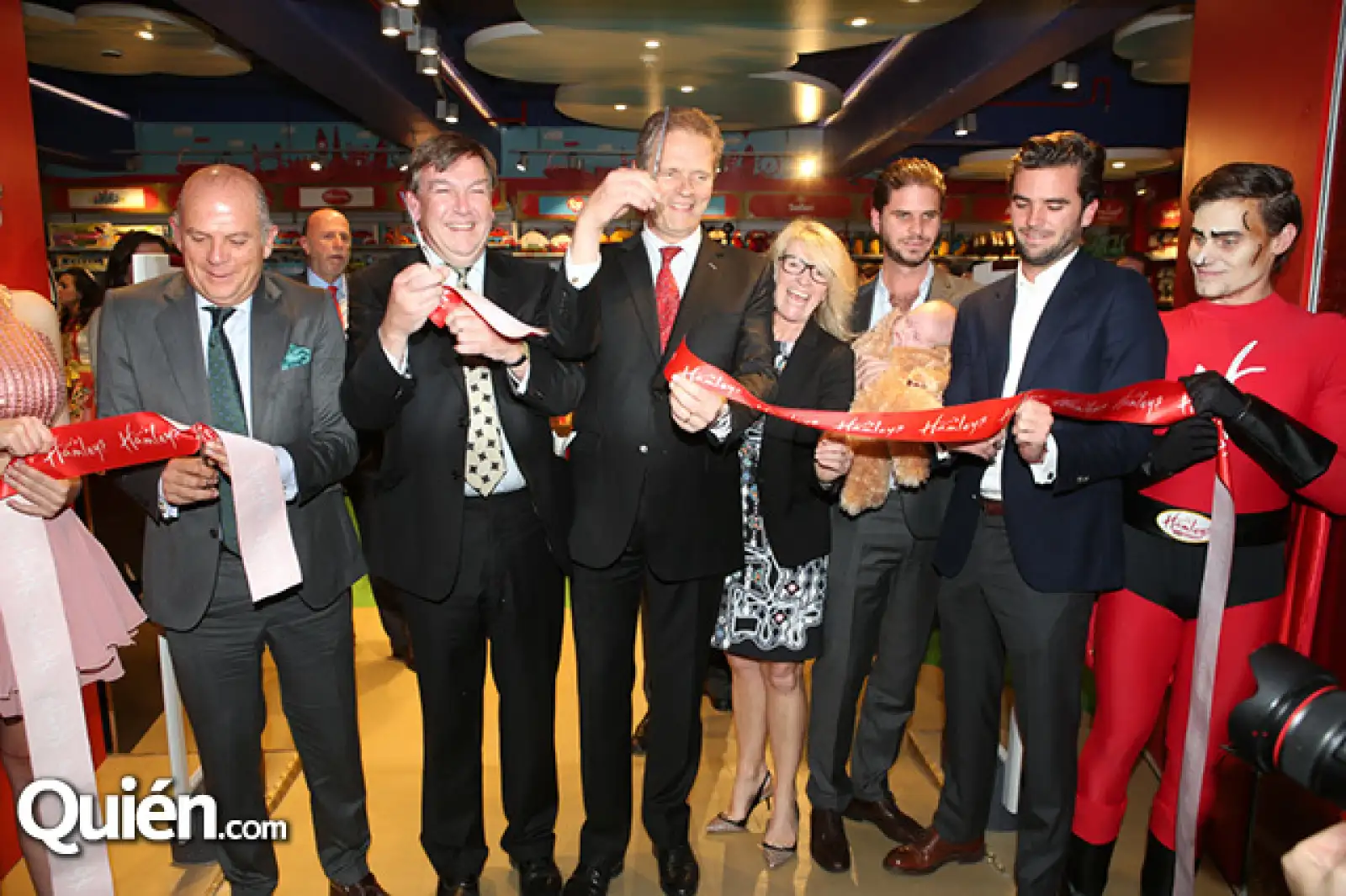 Javier Sordo Madaleno,Johan Whittingdale,Duncan Taylor,Helen Barnieh,Javier,Javier y José Juan Sordo
